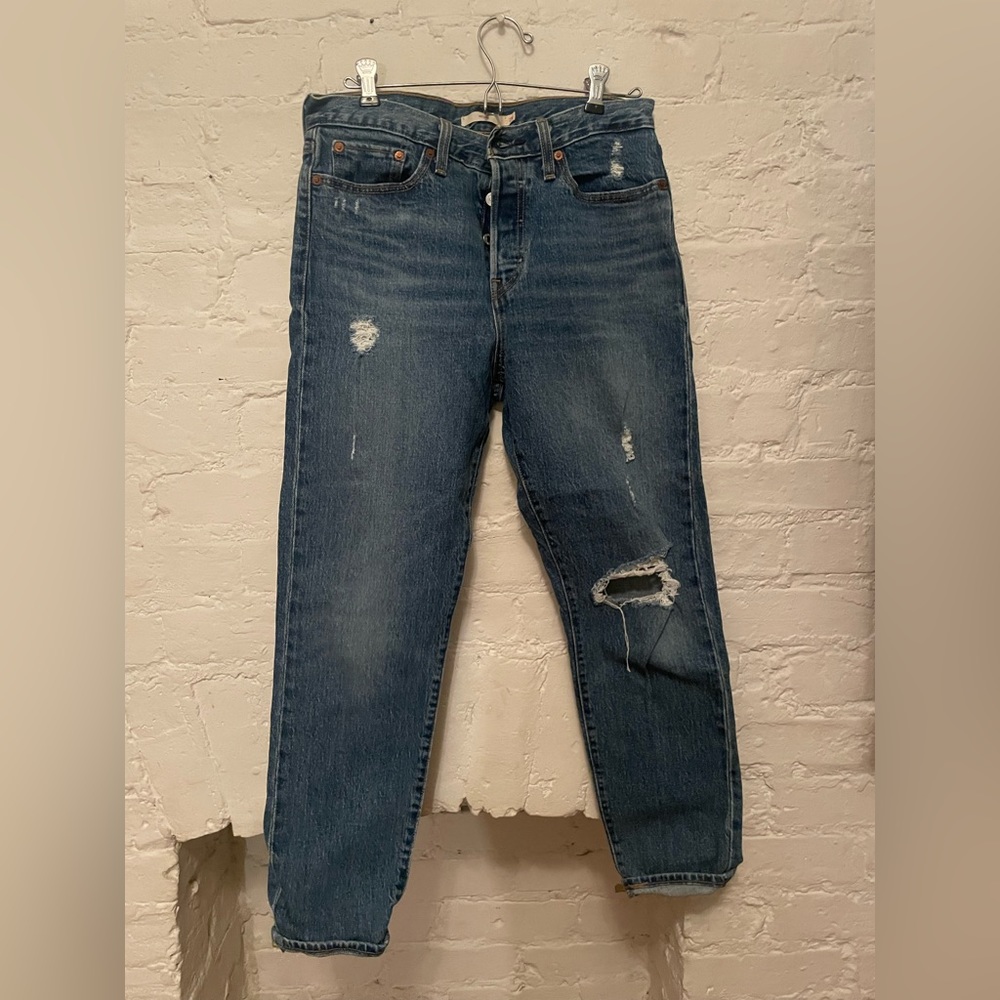 Levi’s wedgie style jean - size 28